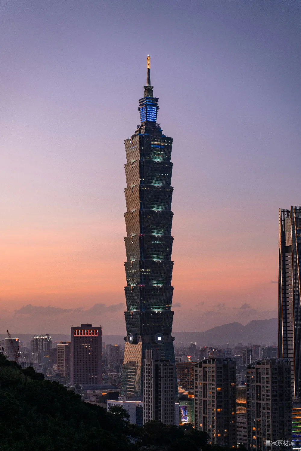 高清摄影 台北 101大厦 城市景观 建筑 日落 台北101大厦夕阳下的剪影