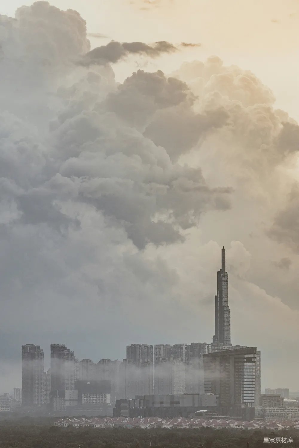 高清摄影 城市 天际线 烟雾 建筑 大气 城市天际线与烟雾