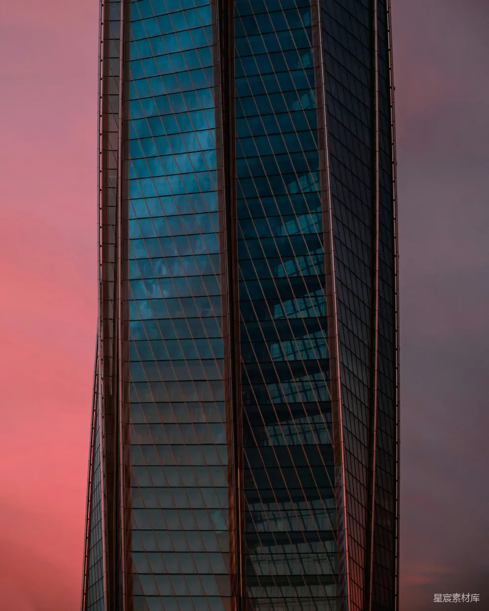 高清摄影 城市景观 现代建筑 夕阳 摩天大楼 城市天际线 夕阳映衬的摩天大楼