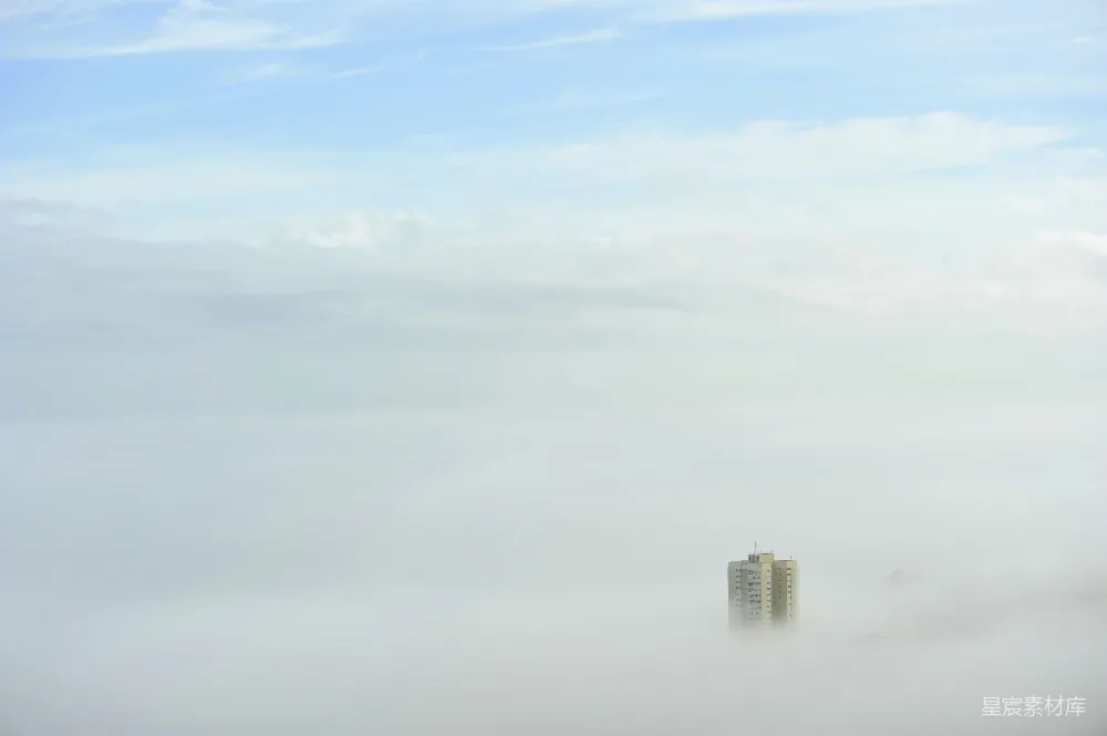 高清摄影 云雾 城市 建筑 自然 都市 云雾缭绕中的高楼