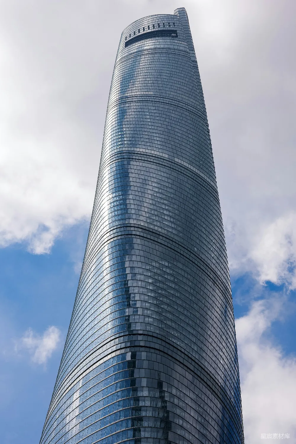 高清摄影 上海中心大厦 摩天大楼 现代建筑 城市地标 蓝天白云 上海中心大厦