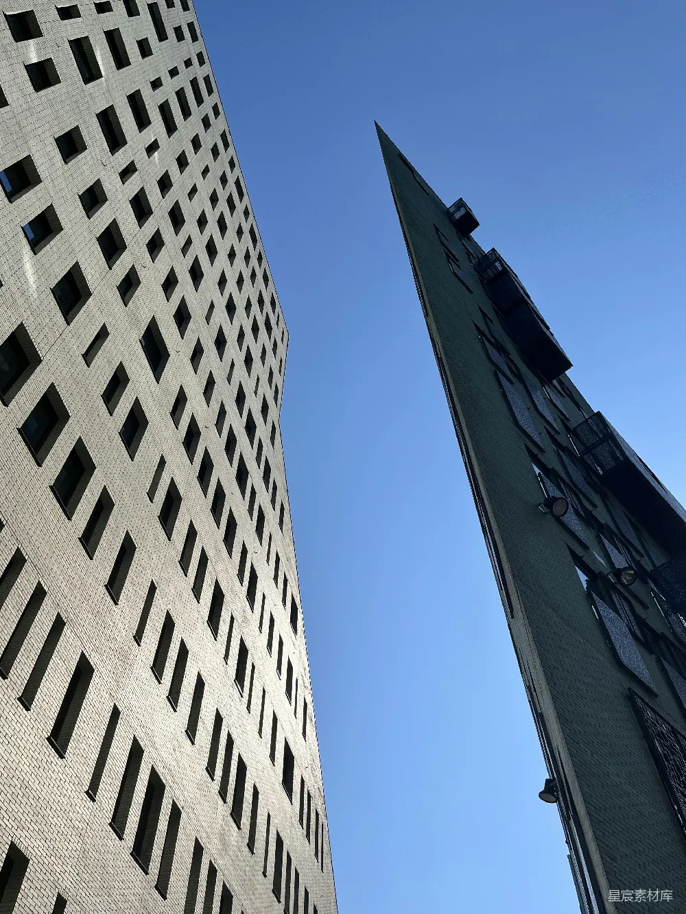 高清摄影 现代建筑 几何线条 城市景观 艺术风格 都市生活 现代建筑的雄伟与对比
