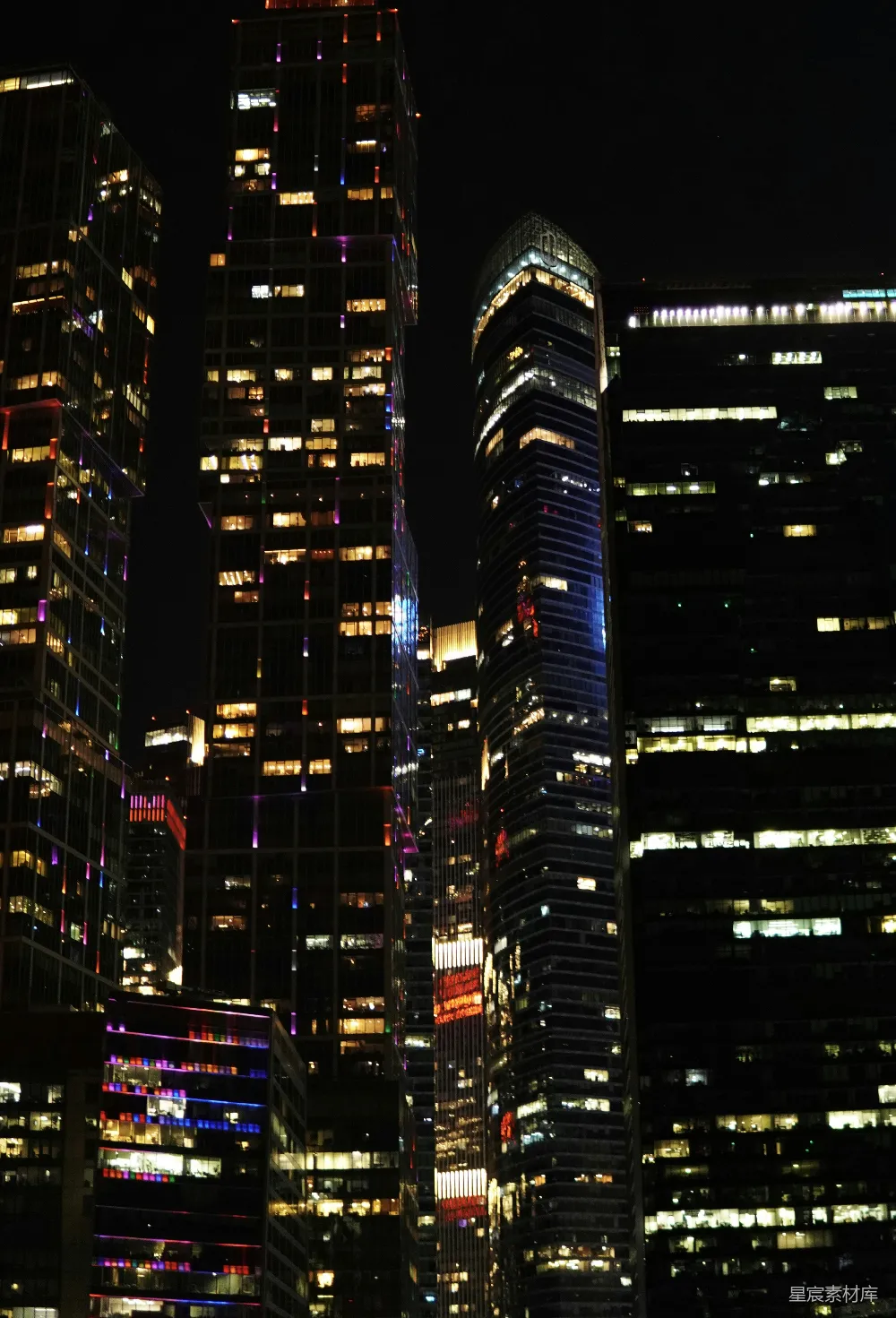 高清摄影 城市 夜景 高楼大厦 现代建筑 都市生活 夜幕下的摩天大楼