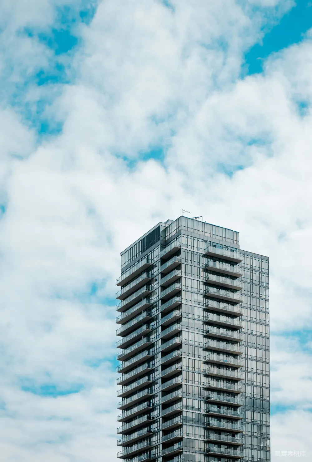 高清摄影 摩天大楼 现代建筑 城市景观 天空 都市 摩天大楼与蓝天白云