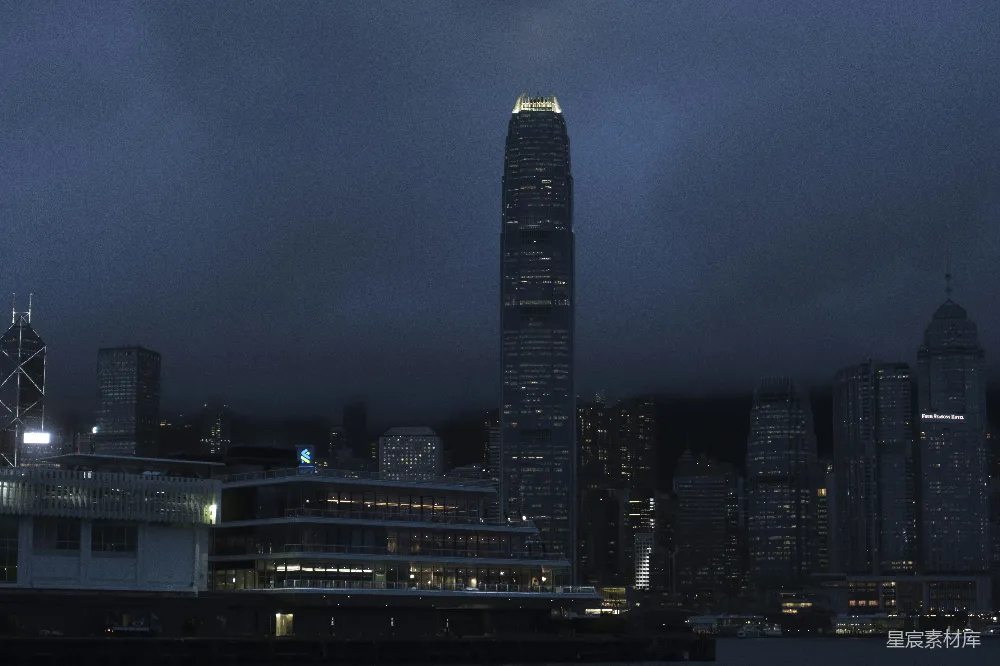 高清摄影 城市夜景 高楼大厦 雾气 都市风光 现代建筑 雾夜香港天际线