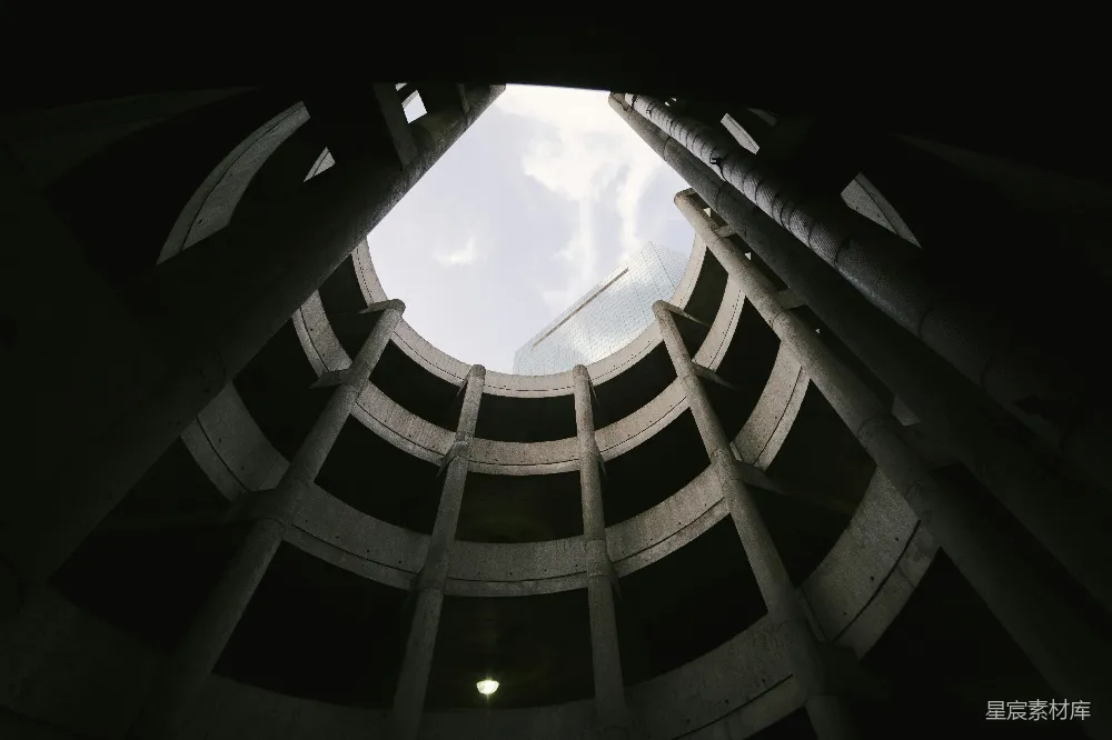 高清摄影 工业建筑 圆柱形结构 现代感 建筑美学 城市景观 工业建筑的圆柱形结构