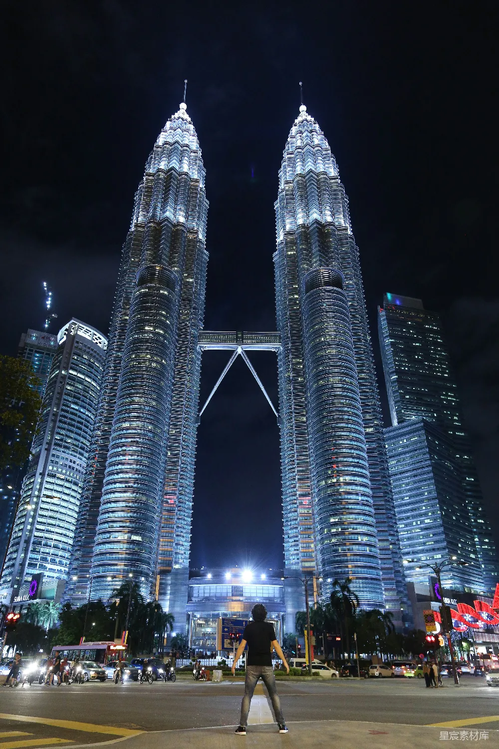 高清摄影 吉隆坡 双子塔 夜景 城市地标 旅游景点 吉隆坡双子塔夜景