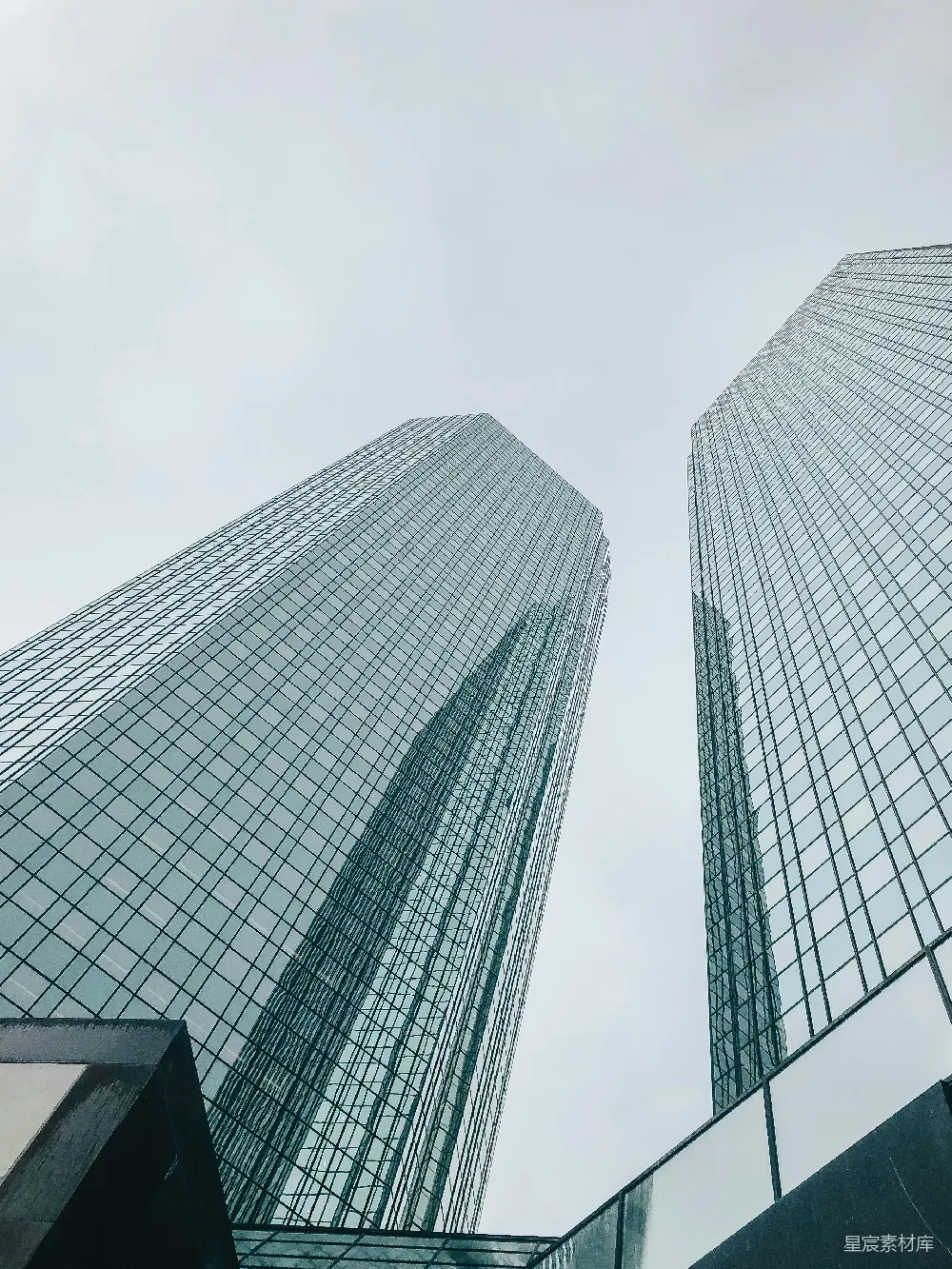 高清摄影 城市 建筑 对称 现代 都市 现代摩天大楼的对称构图