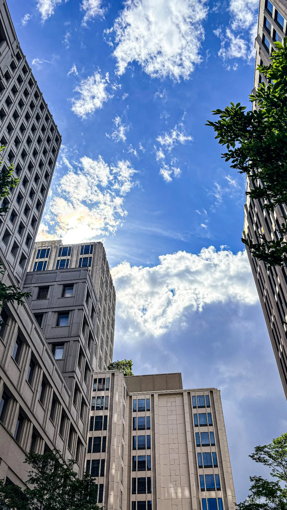 高清摄影 城市 建筑 天空 自然 现代 高楼蓝天下的城市风光