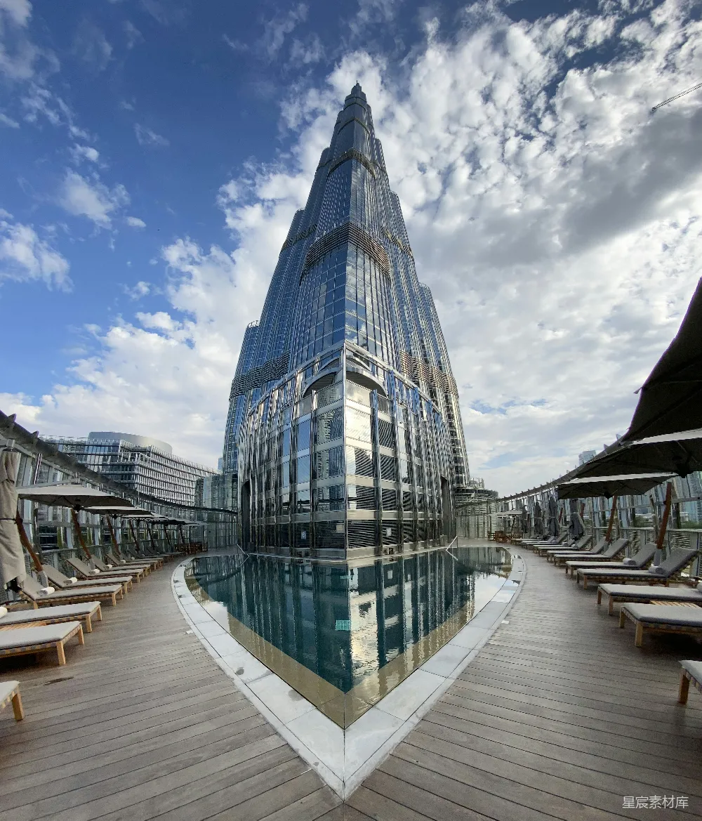 高清摄影 迪拜 Burj Khalifa 摩天大楼 屋顶泳池 城市景观 迪拜地标：Burj Khalifa与屋顶泳池