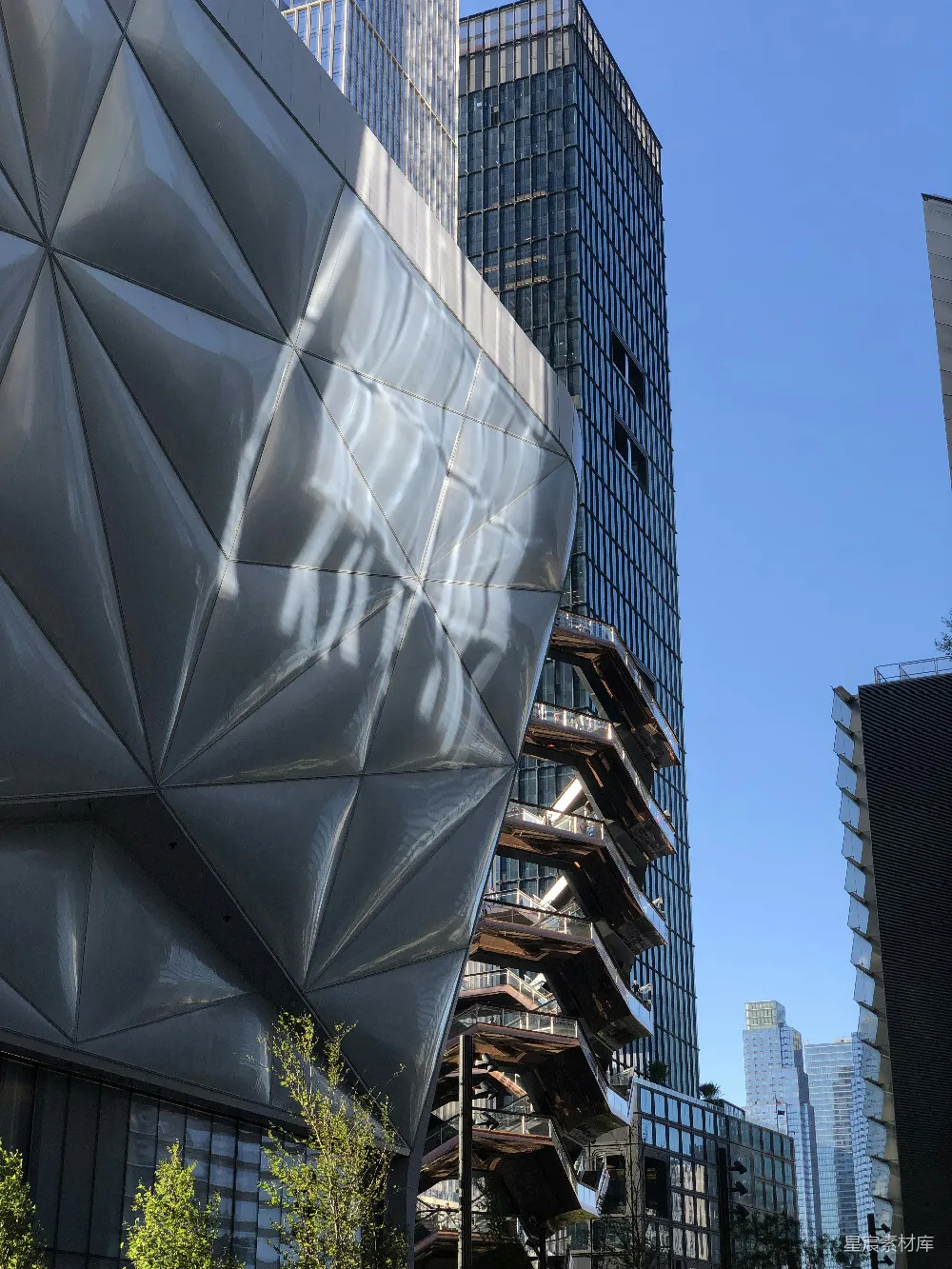 高清摄影 现代建筑 几何设计 城市景观 摩天大楼 城市天际线 现代建筑的几何美学