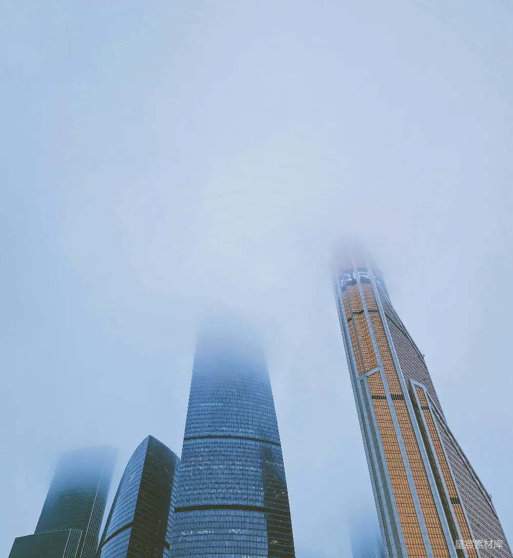 高清摄影 城市 高楼 雾气 现代 建筑 雾中摩天大楼