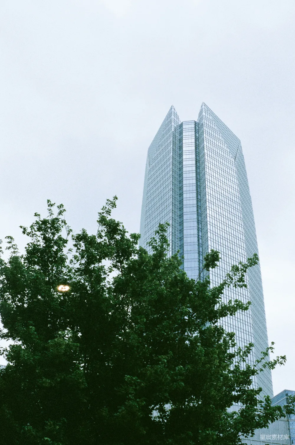 高清摄影 城市风光 现代建筑 自然景观 都市生活 城市美学 都市与自然的和谐共存