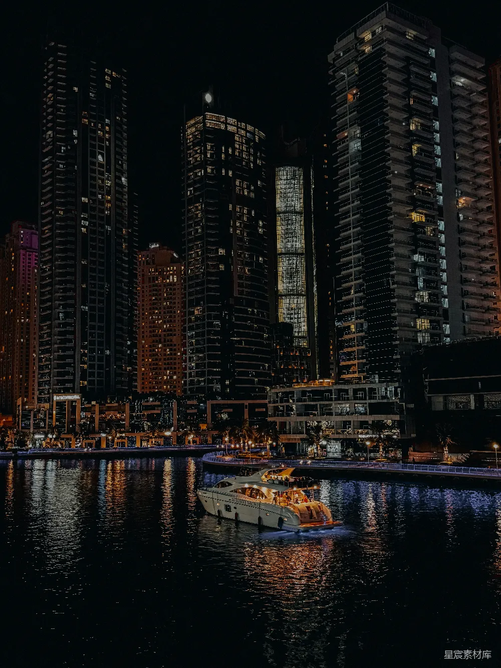 高清摄影 夜景 城市 建筑 游艇 都市 夜色中的城市天际线