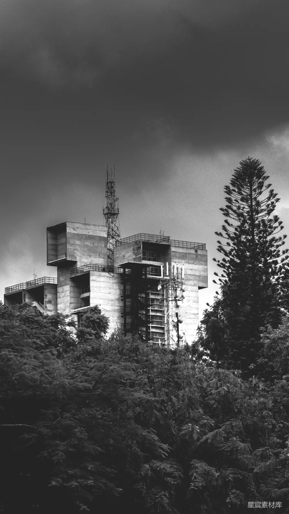 高清摄影 工业建筑 黑白摄影 自然景观 现代建筑 城市风光 工业塔楼与自然