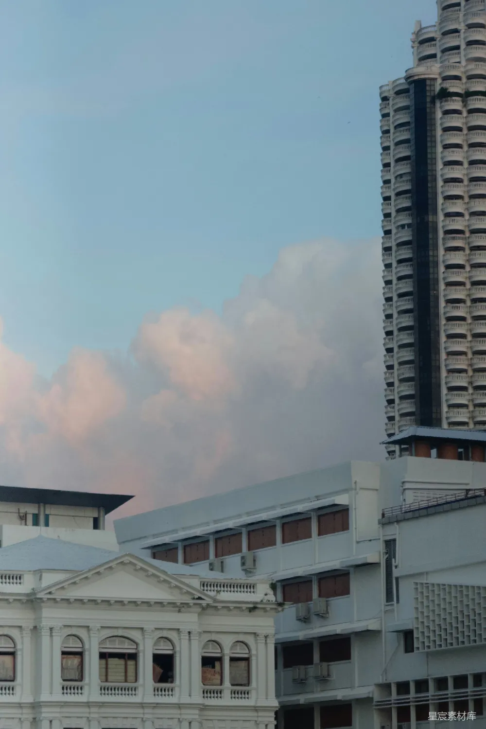 高清摄影 城市 建筑 云层 都市风景 现代建筑 城市建筑与云层