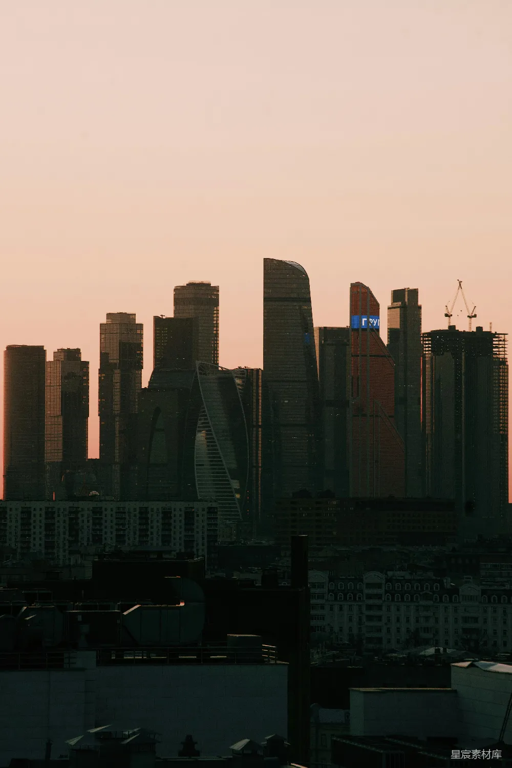 高清摄影 城市景观 都市生活 日落 建筑 都市 夕阳下的摩天大楼