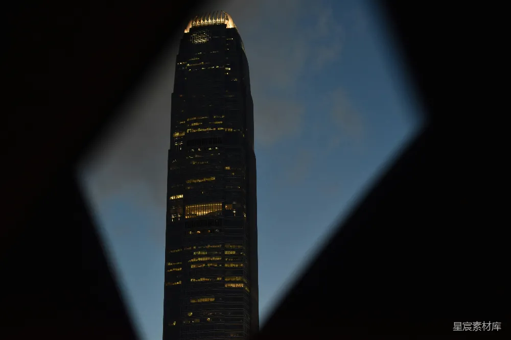 高清摄影 摩天大楼 夜景 现代建筑 都市景观 城市天际线 夜幕下的摩天大楼