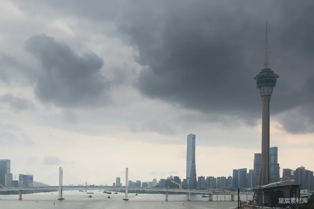 高清摄影 澳门 城市风光 现代建筑 桥梁 天空 澳门塔下的城市天际线