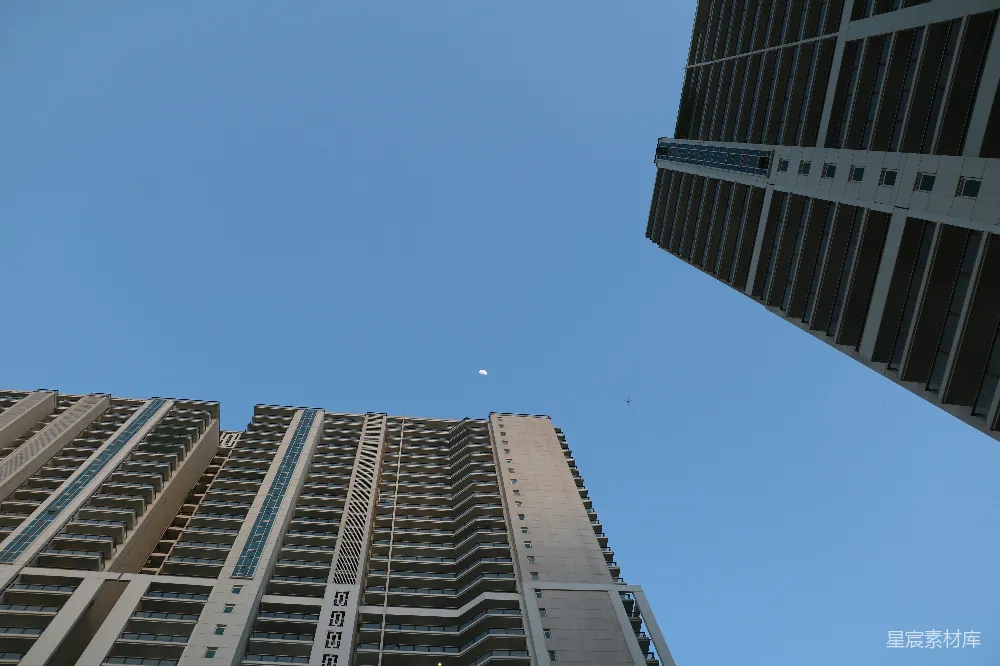 高清摄影 高楼 蓝天 建筑 城市 宁静 高楼与蓝天下的宁静
