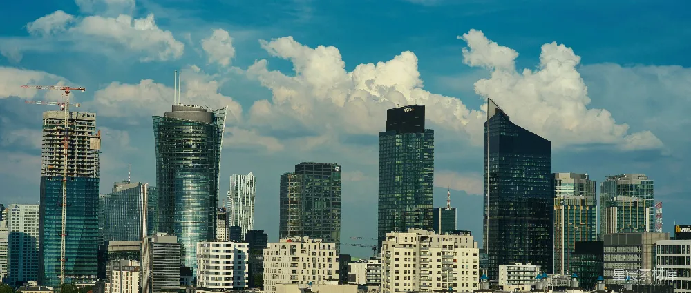 高清摄影 城市景观 摩天大楼 蓝天白云 都市生活 建筑艺术 现代都市天际线
