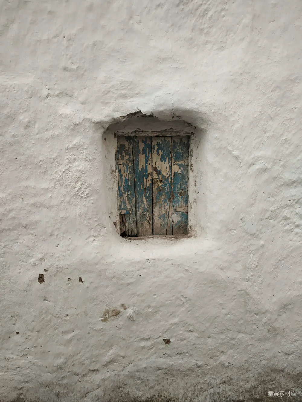 高清摄影 旧墙 蓝色门 复古风格 建筑细节 墙面 旧墙上的蓝色门