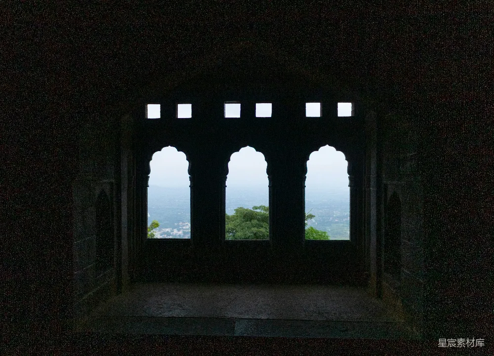 高清摄影 历史建筑 风景 古色古香 窗户 风景摄影 窗棂下的远方