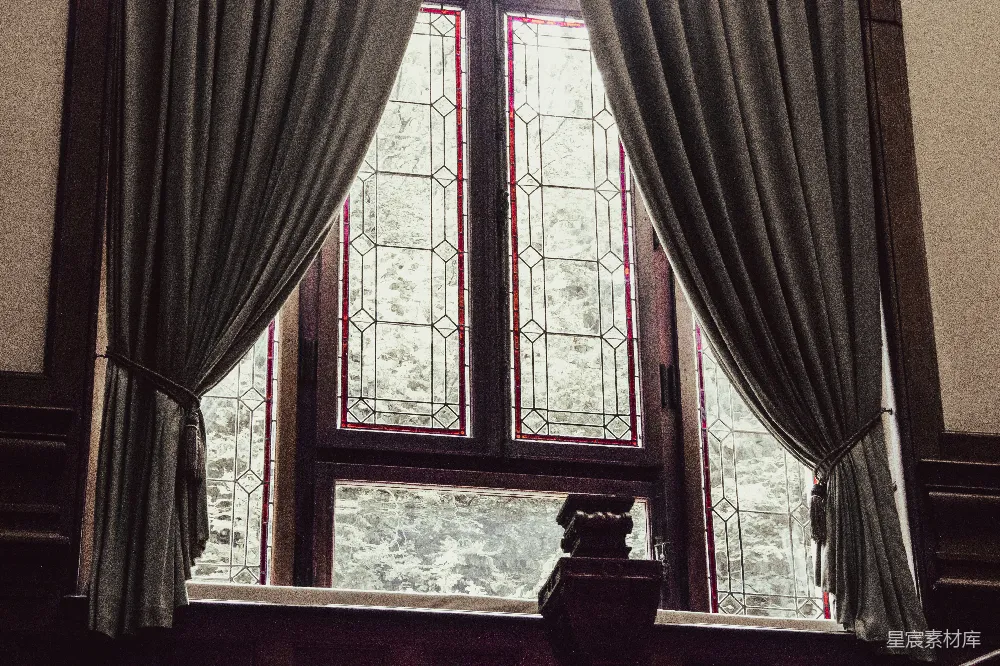 高清摄影 窗户 窗帘 复古风格 室内装饰 静谧 复古窗棂与窗帘的静谧时光