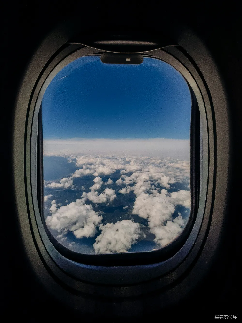 高清摄影 飞机窗户 天空 云层 旅行 宁静 空中俯瞰云海