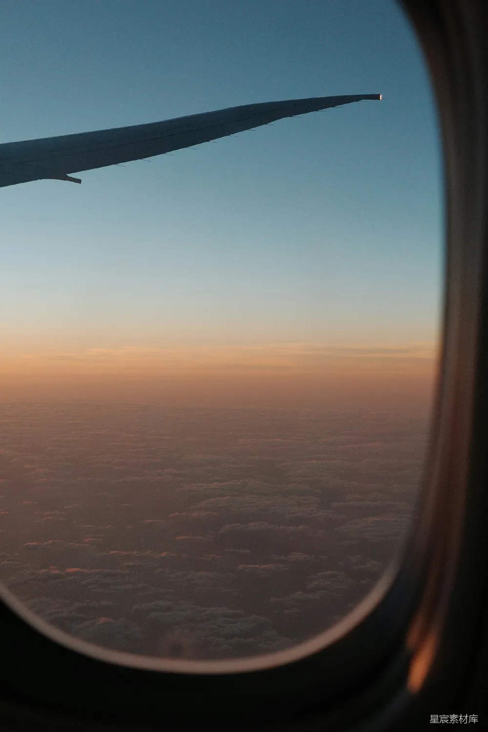 高清摄影 飞机 天空 云海 旅行 自然 飞机窗外的天空与云海