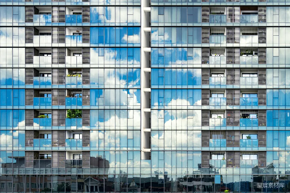 高清摄影 建筑 现代 反射 城市 风景 云影中的现代建筑