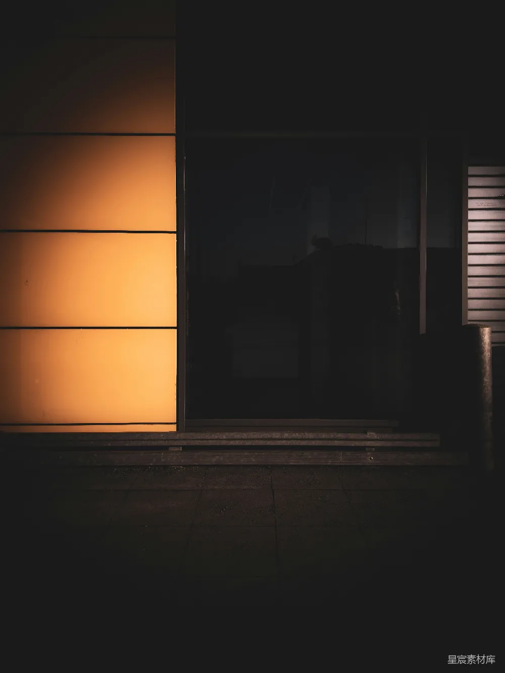 高清摄影 建筑 光影 城市夜晚 都市夜景 冷暖对比 昏暗中的温暖光影
