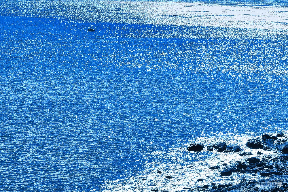 高清摄影 蓝色 海洋 宁静 风景 自然 蓝色海面的宁静时刻