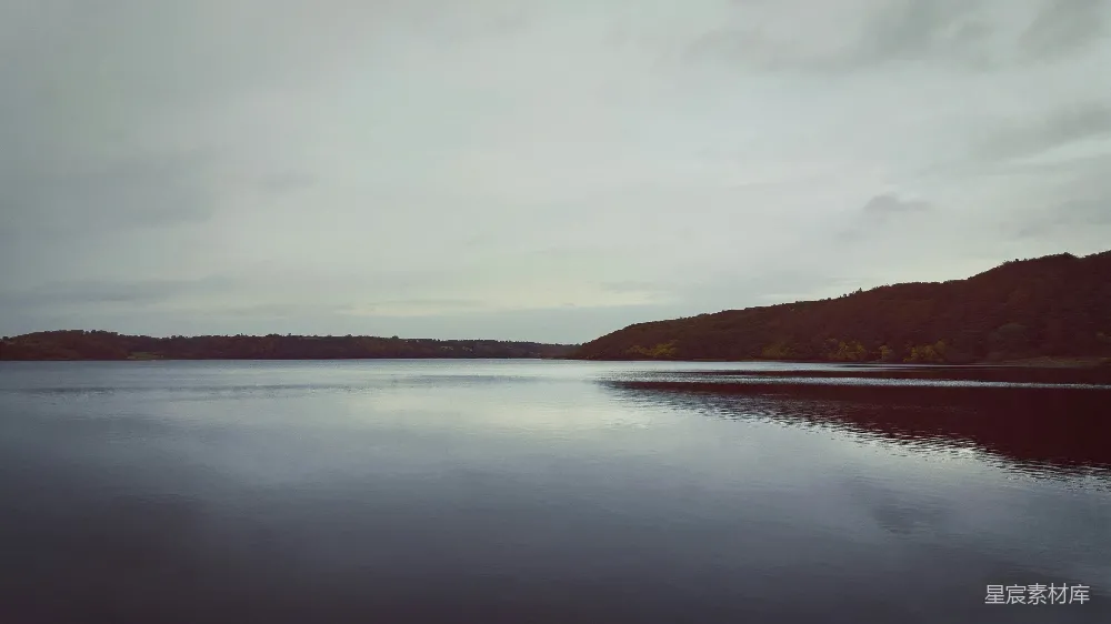 高清摄影 湖泊 宁静 黄昏 自然风光 风景 湖畔宁静的黄昏