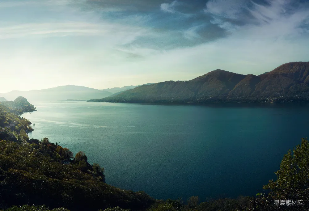 高清摄影 湖泊 山脉 自然风光 宁静 风景 湖光山色的宁静画卷