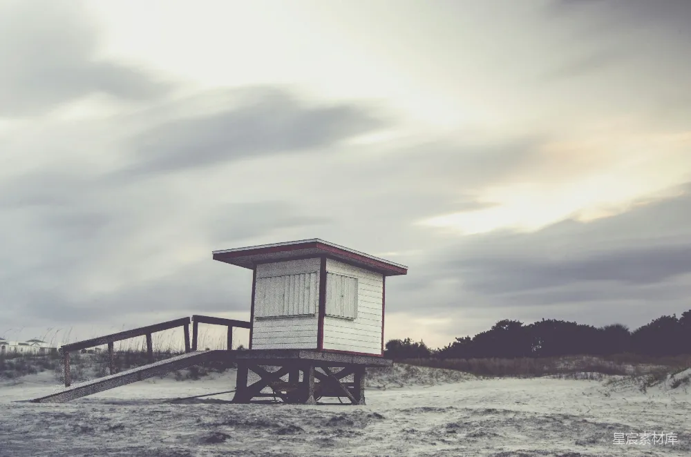 高清摄影 海滩 守望塔 自然 宁静 风景 海滩上的守望塔