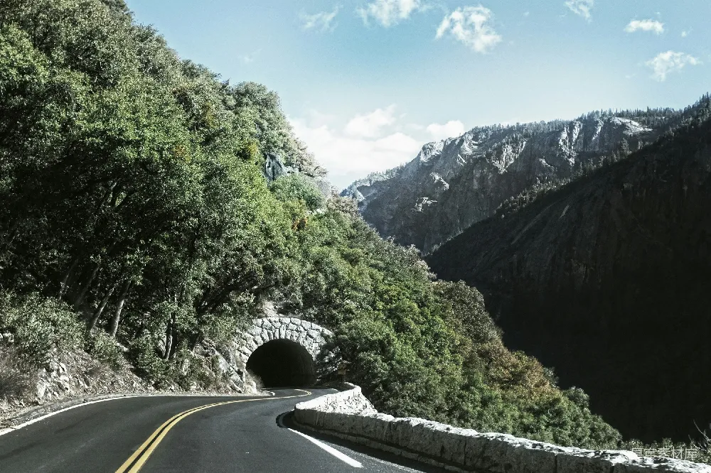 高清摄影 自然风光 公路旅行 山地风景 户外探险 风景摄影 山间隧道与蜿蜒道路
