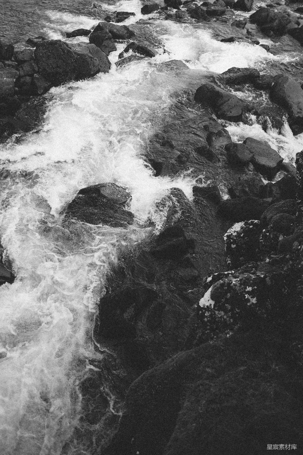 高清摄影 河流 黑白 自然 湍流 岩石 黑白湍流