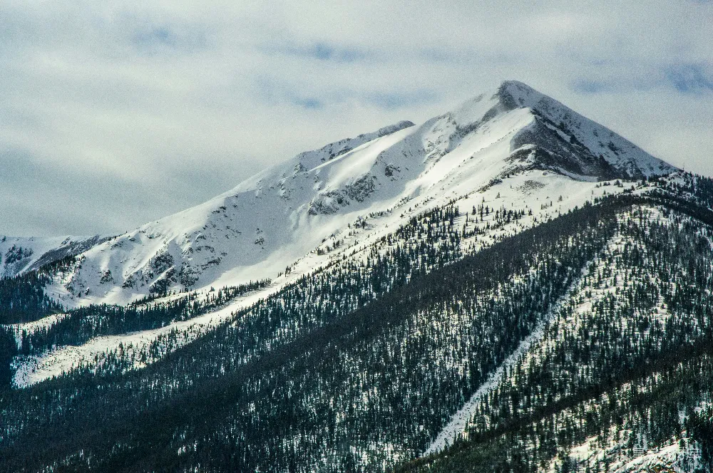 高清摄影 山脉 雪景 自然风光 冬季 户外 雪中的山脉