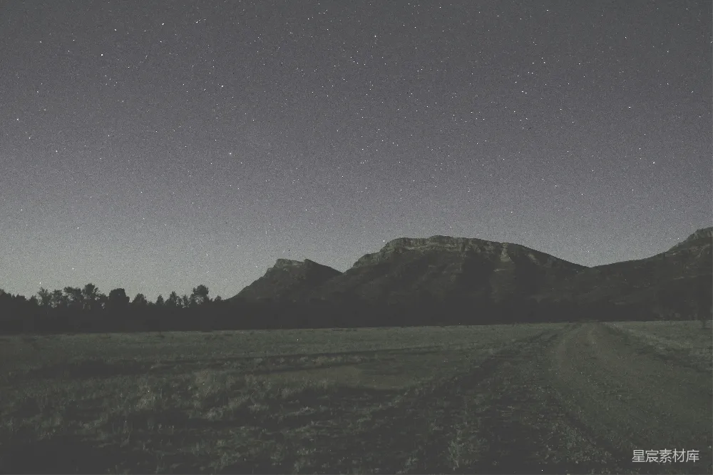 高清摄影 夜景 山脉 宁静 自然 黑暗 夜幕下的孤独山丘