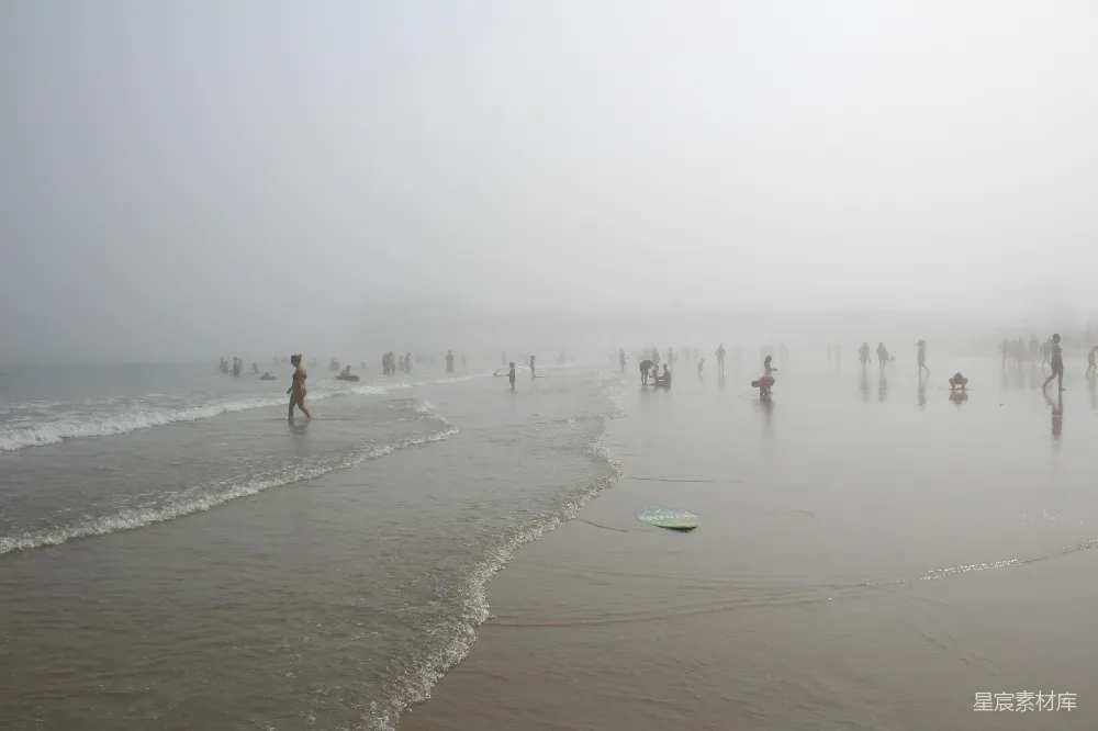高清摄影 海滩 雾 休闲 户外 自然 雾中的海滩