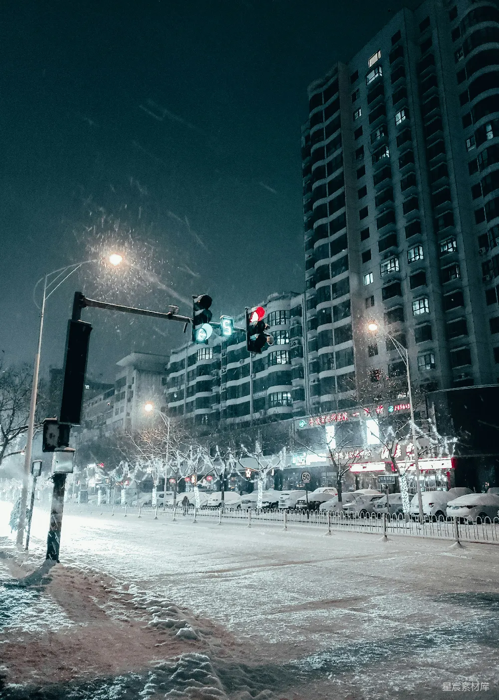 高清摄影 雪景 城市 夜晚 建筑 交通 雪夜中的城市街景