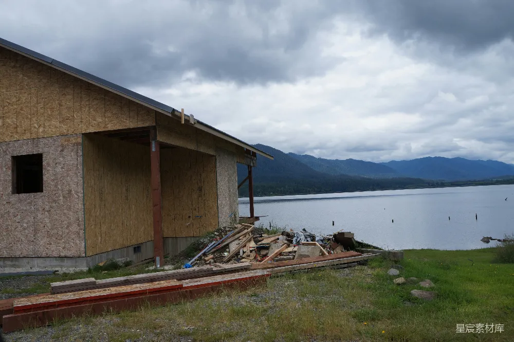 高清摄影 湖景 建筑工地 自然风光 未完成项目 乡村 湖边未完工的建筑