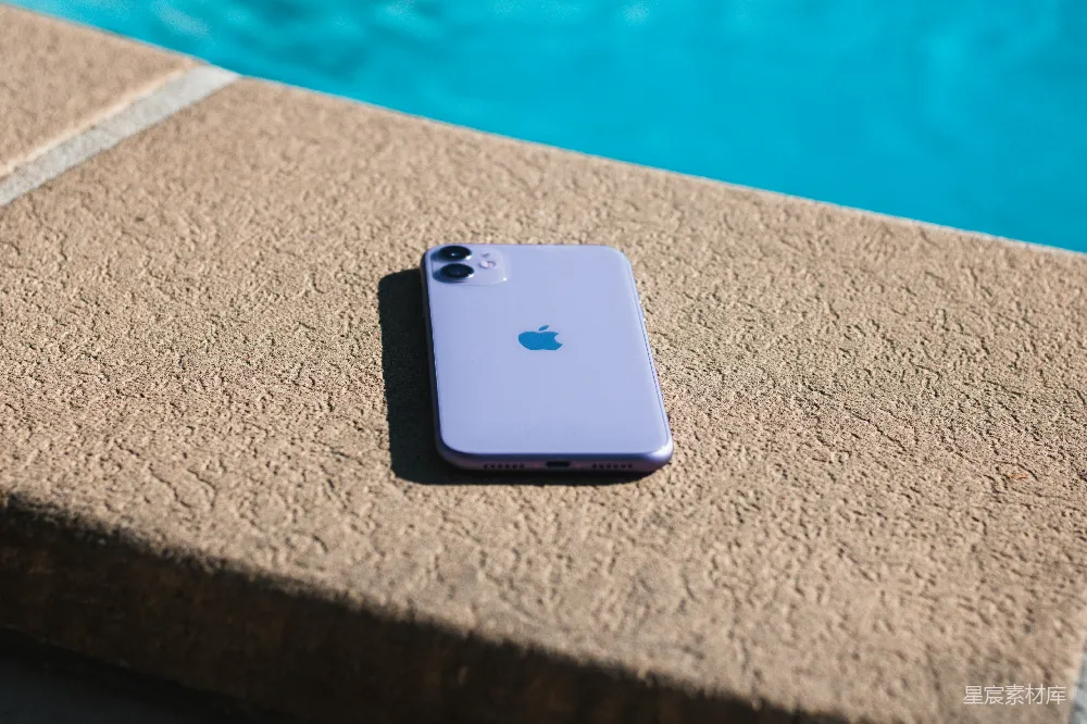 高清摄影 手机 iPhone 科技 户外 现代 iPhone 13 Pro Max 蓝色版本