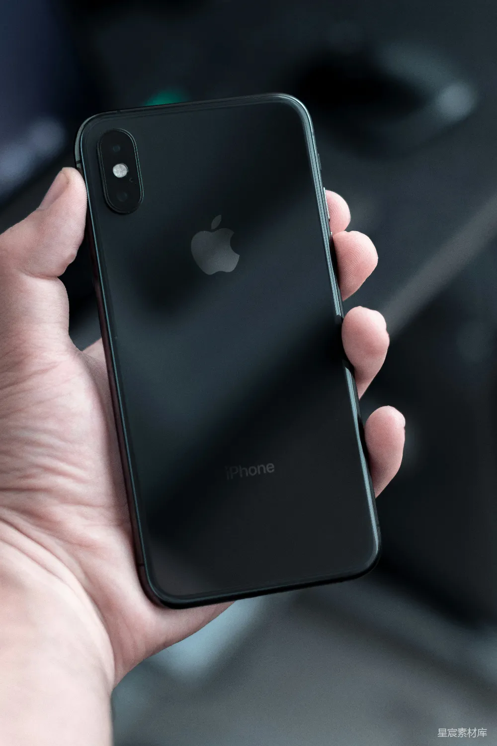 高清摄影 智能手机 科技产品 现代科技 便携设备 日常生活 手持黑色iPhone X