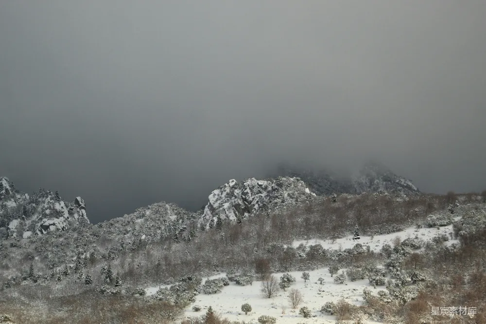 高清摄影 雪景 山峦 自然风光 冬季 宁静 冬日山间雪景
