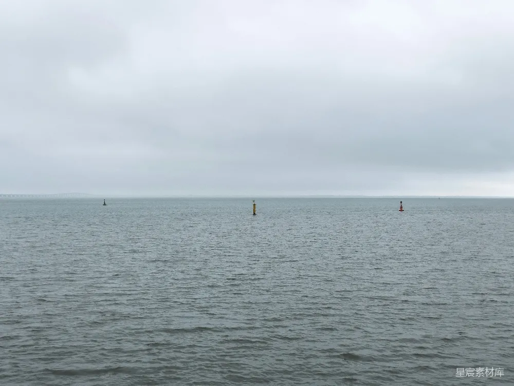 高清摄影 海洋 浮标 宁静 风景 自然 海上的浮标