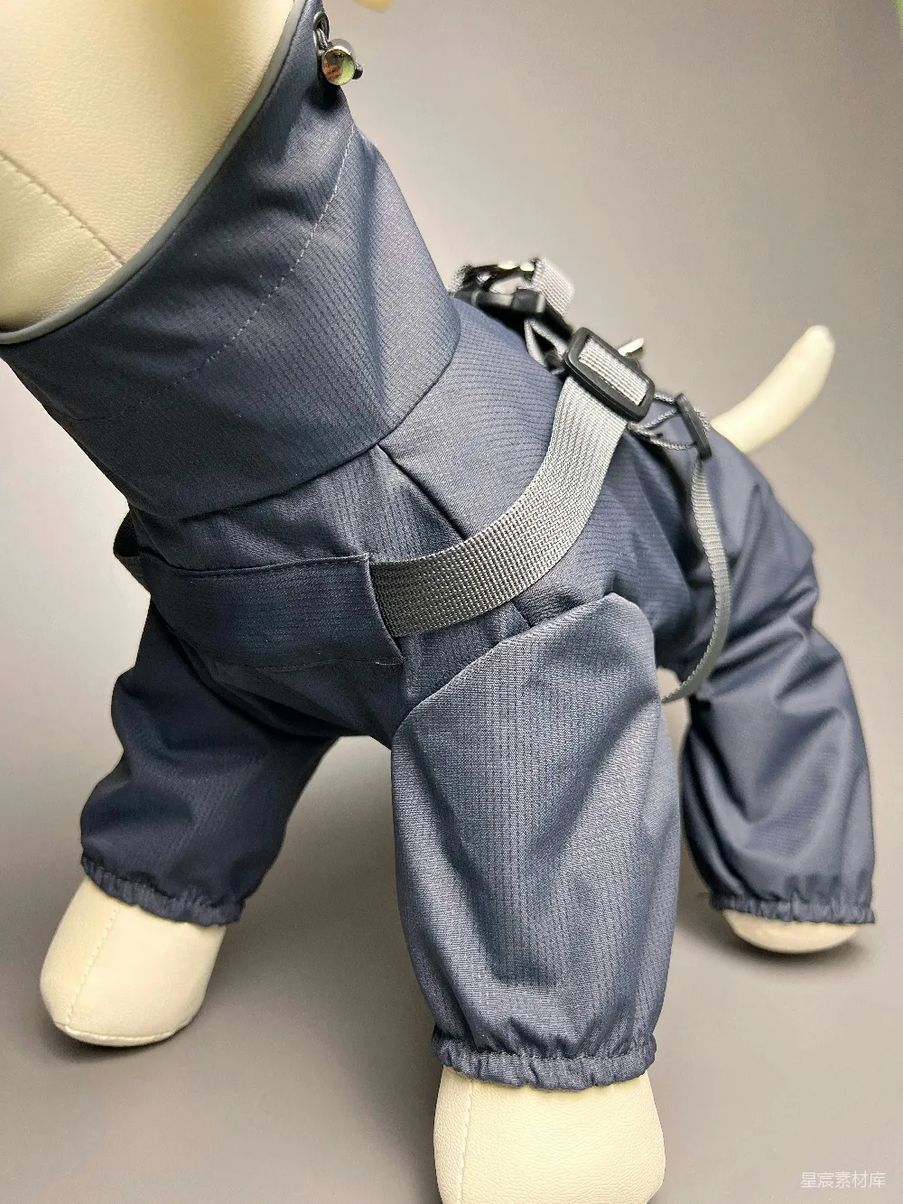 高清摄影 户外装备 登山裤 实用风格 户外用品 登山装备 户外登山裤展示