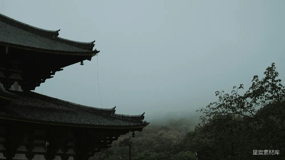 高清摄影 古建筑 雾景 宁静 自然风光 历史 雾中的古寺