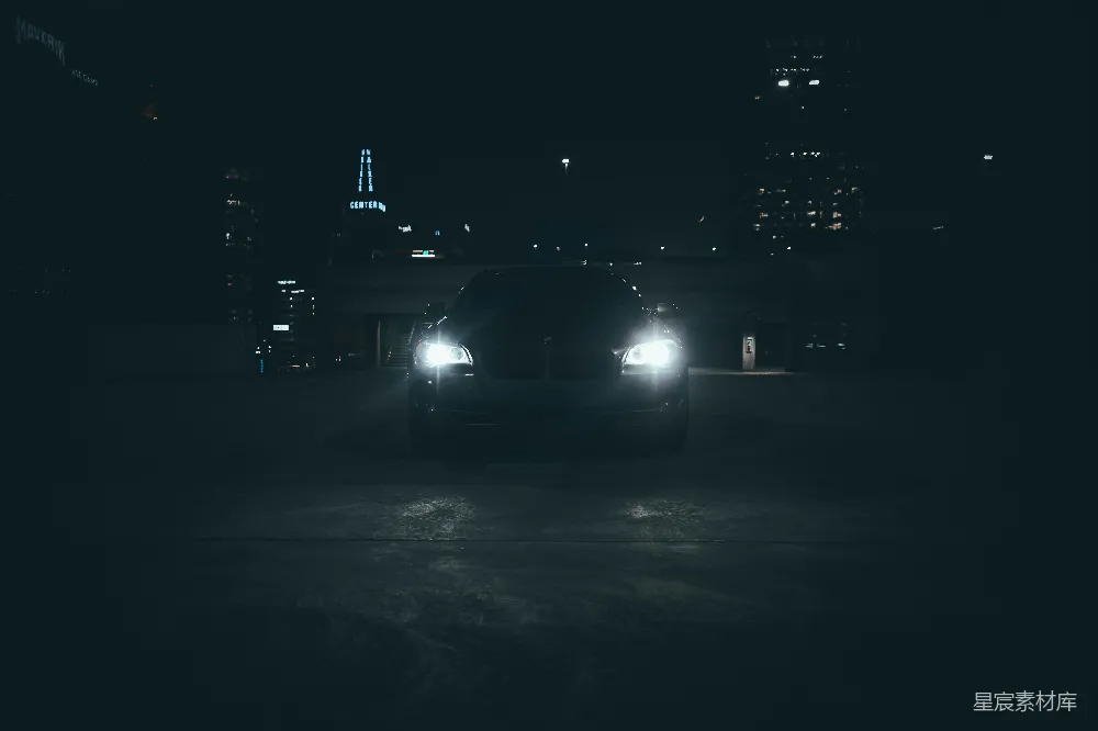 高清摄影 夜景 汽车 城市 光影 都市 夜幕下的宝马